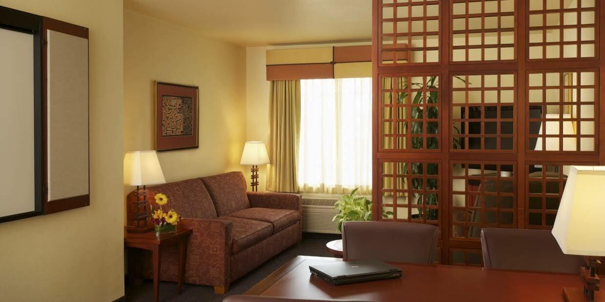 Larkspur Landing Extended Stay Suites Белв'ю Екстер'єр фото